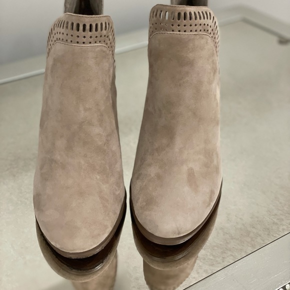 Vince Camuto Fileana split shaft booties - Picture 6 of 7